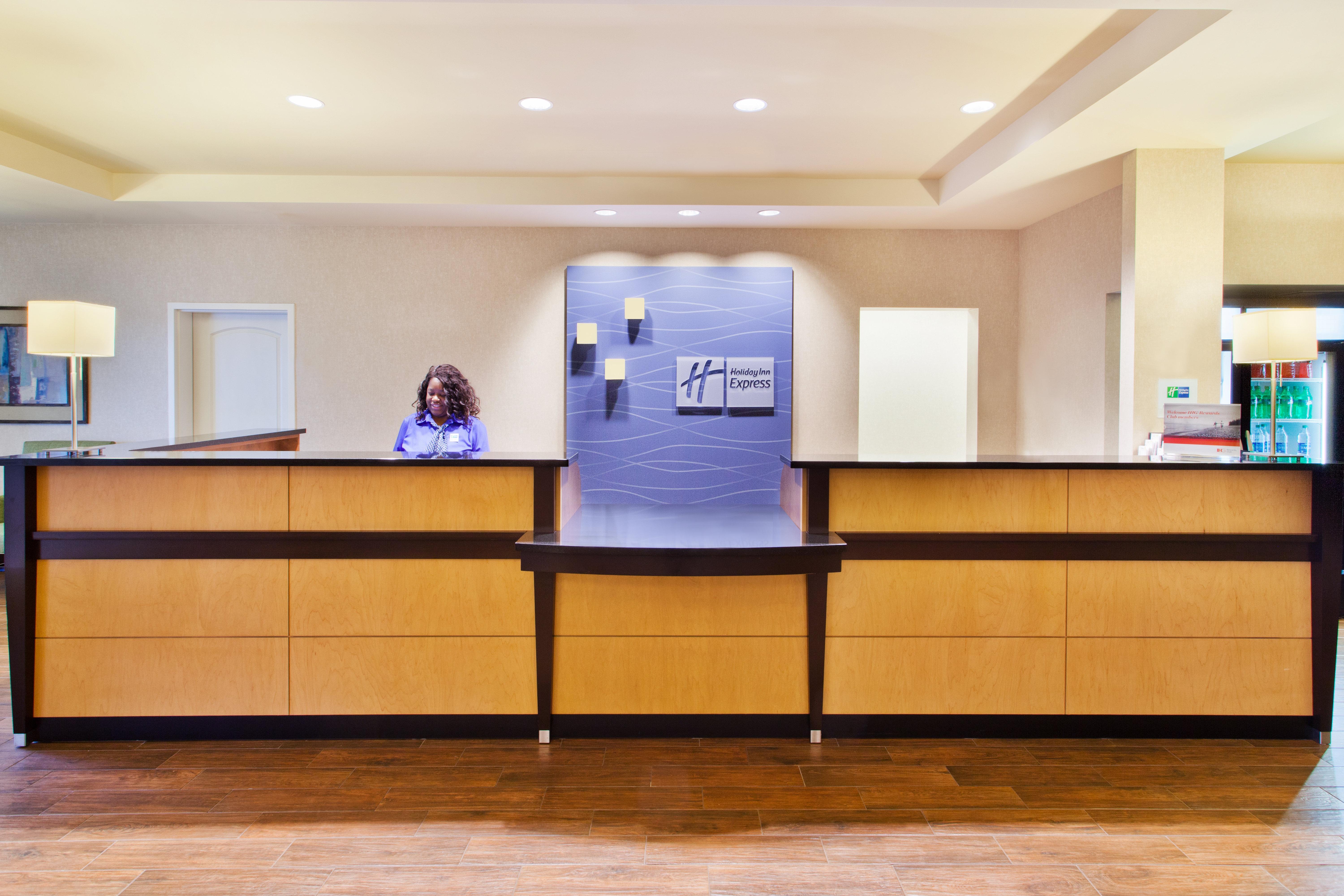 Holiday Inn Express Hotel & Suites Huntsville West - Research Park By Ihg Eksteriør billede